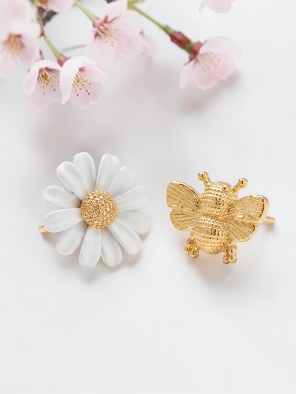 Kate Spade New York Daisy and Small Bee Stud Earrings